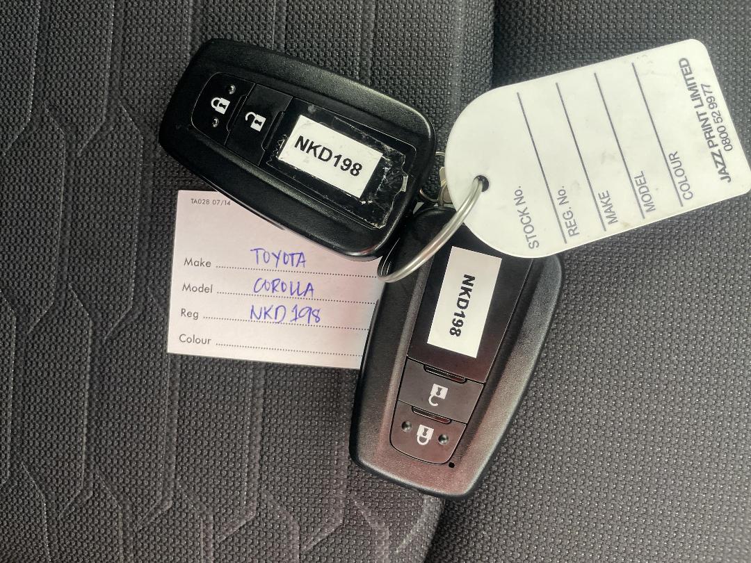 Photo '22' of Toyota Corolla