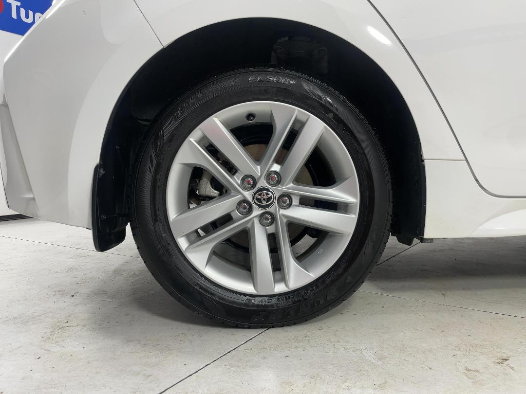 Photo '12' of Toyota Corolla