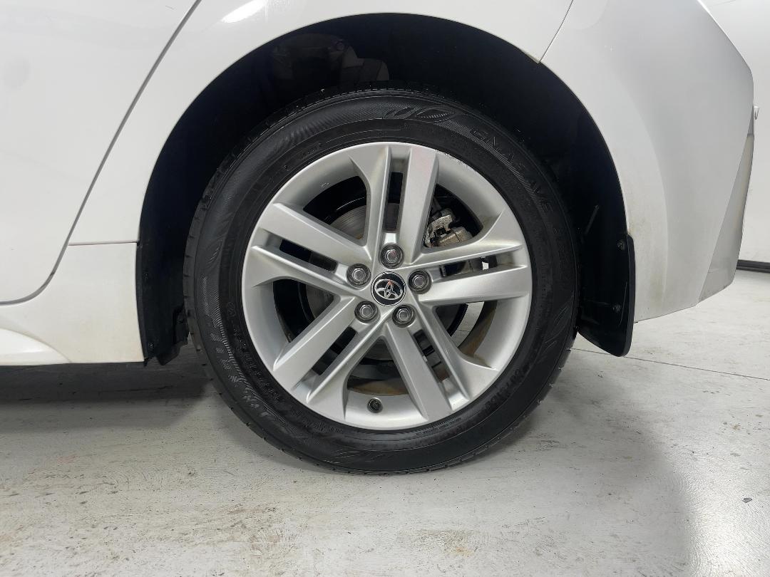 Photo '11' of Toyota Corolla