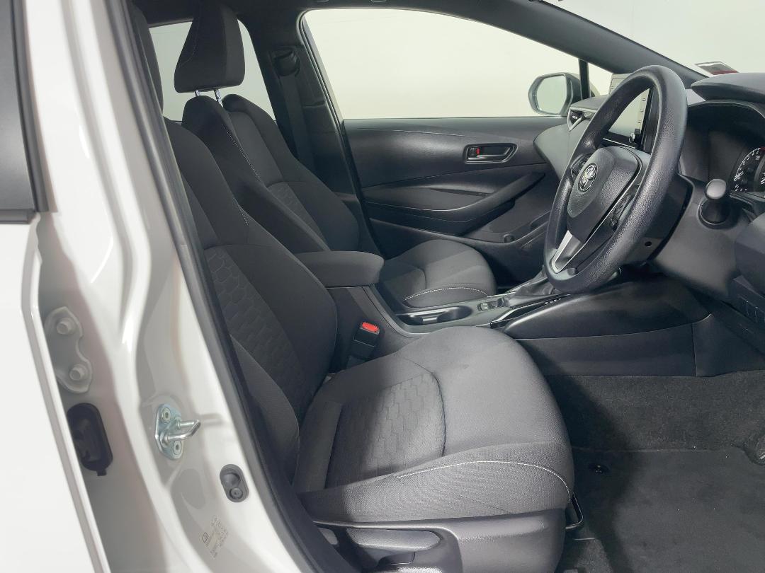 Photo '16' of Toyota Corolla