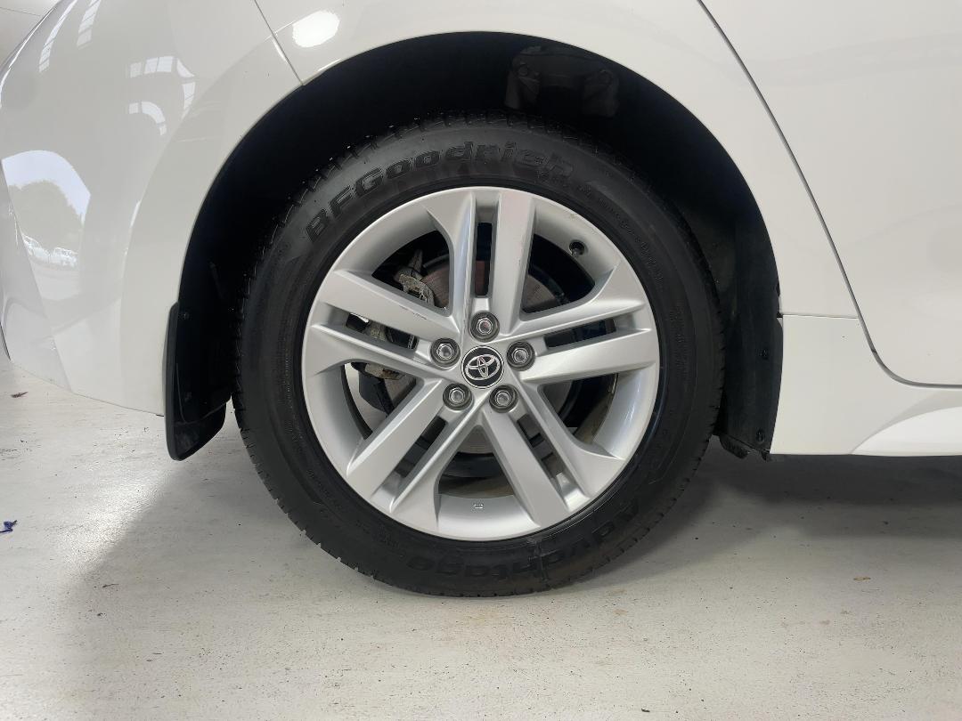 Photo '12' of Toyota Corolla