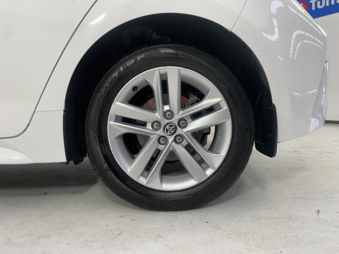 Photo '11' of Toyota Corolla