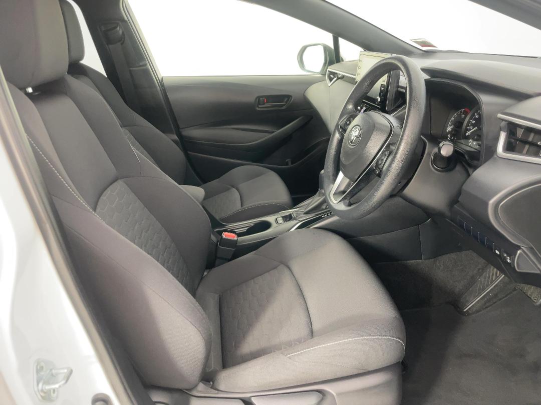 Photo '16' of Toyota Corolla