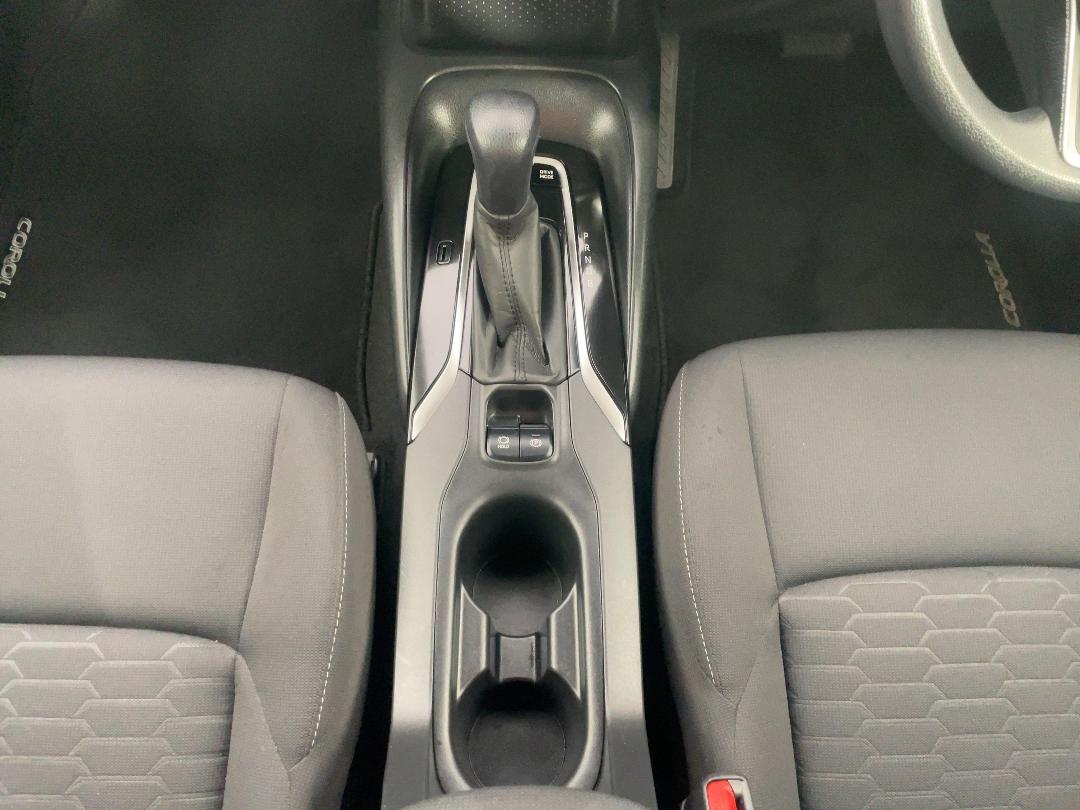 Photo '18' of Toyota Corolla