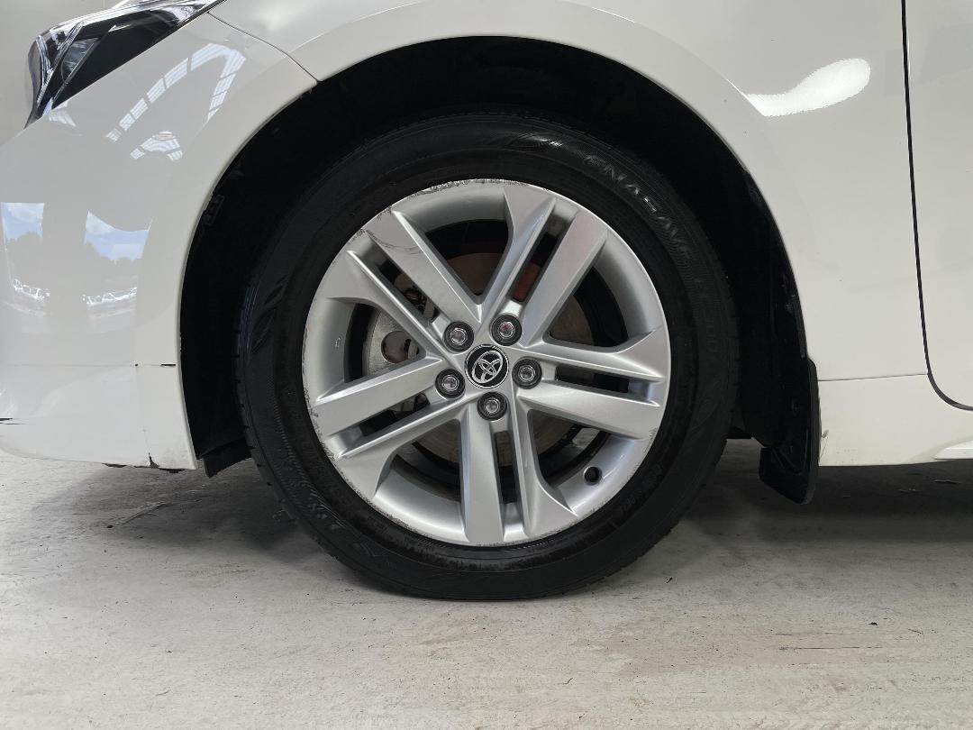 Photo '10' of Toyota Corolla