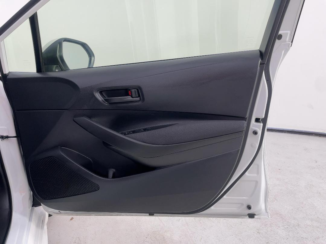 Photo '15' of Toyota Corolla Photo '15' of Toyota Corolla