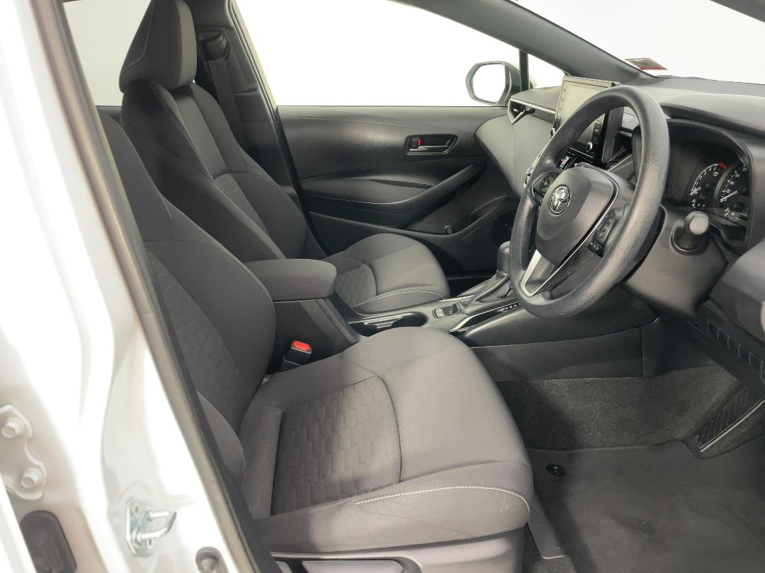 Photo '16' of Toyota Corolla Photo '16' of Toyota Corolla