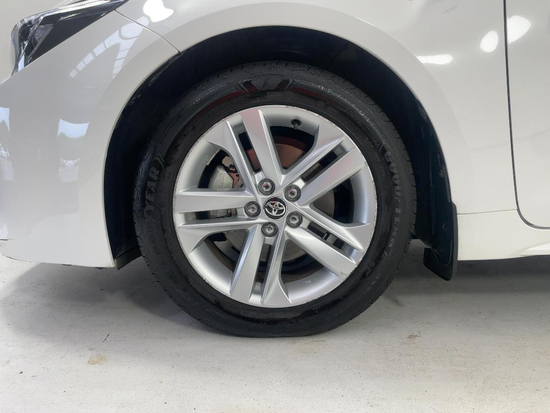 Photo '10' of Toyota Corolla