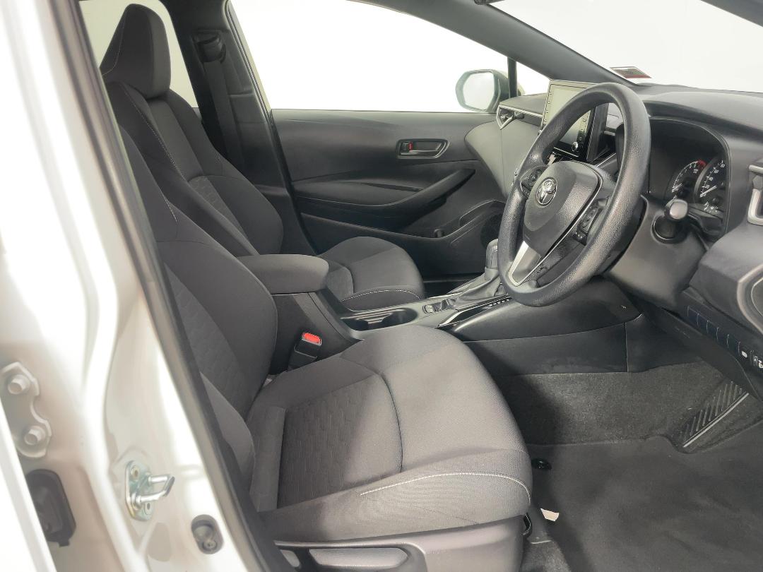 Photo '16' of Toyota Corolla