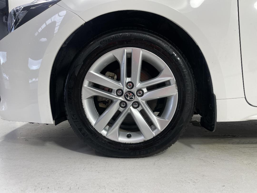 Photo '10' of Toyota Corolla