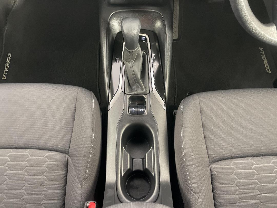 Photo '18' of Toyota Corolla