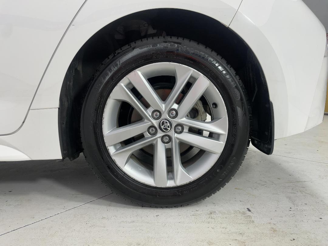 Photo '11' of Toyota Corolla