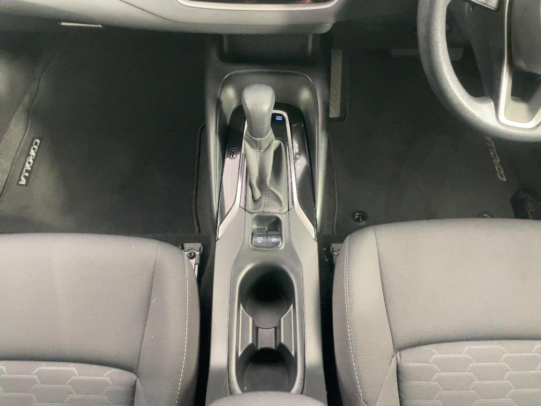 Photo '18' of Toyota Corolla