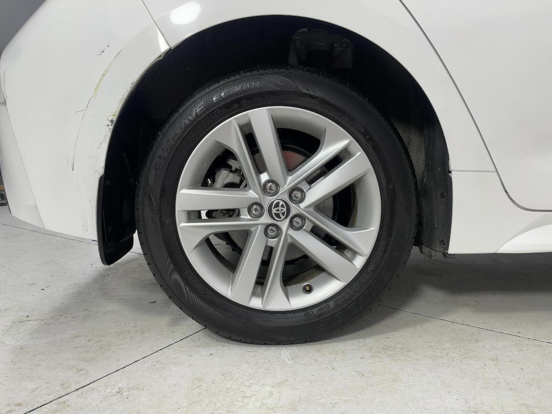 Photo '12' of Toyota Corolla