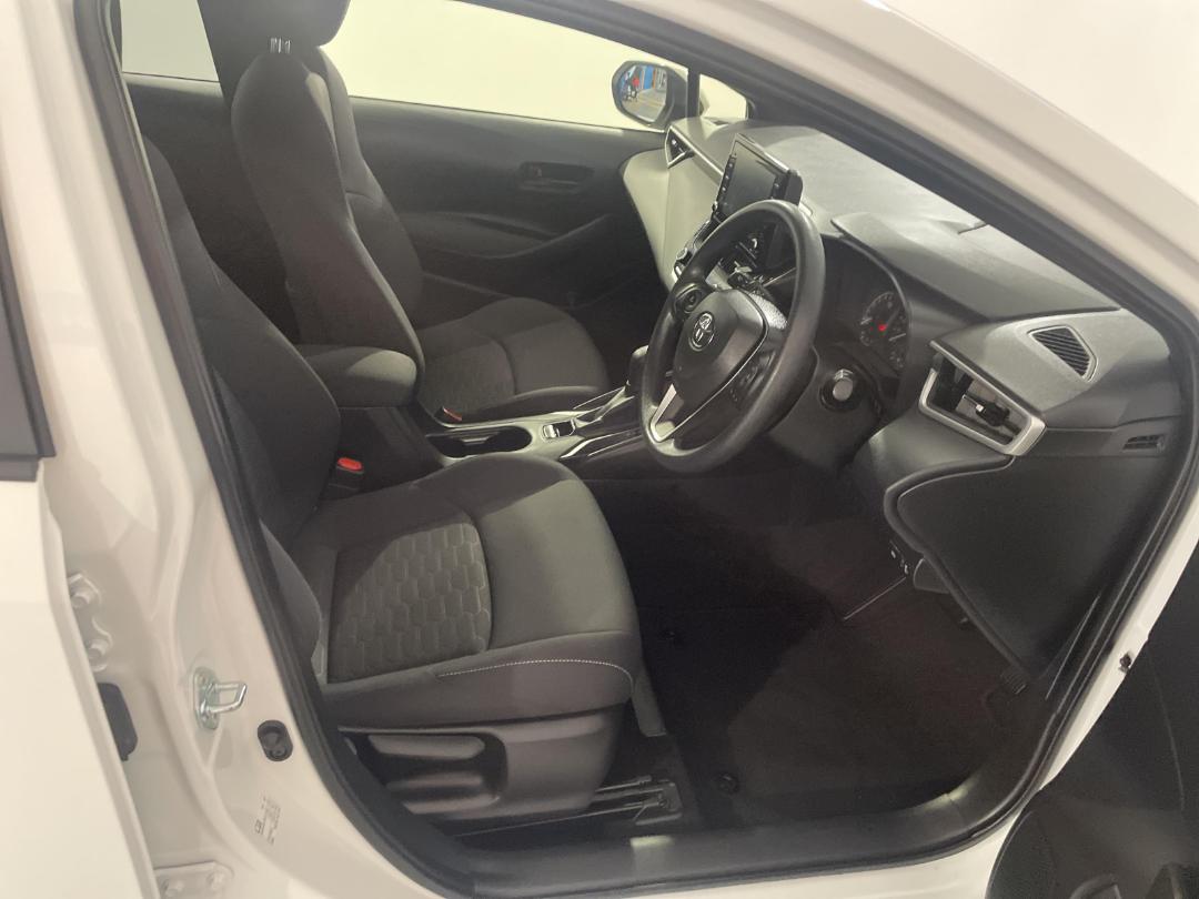 Photo '16' of Toyota Corolla