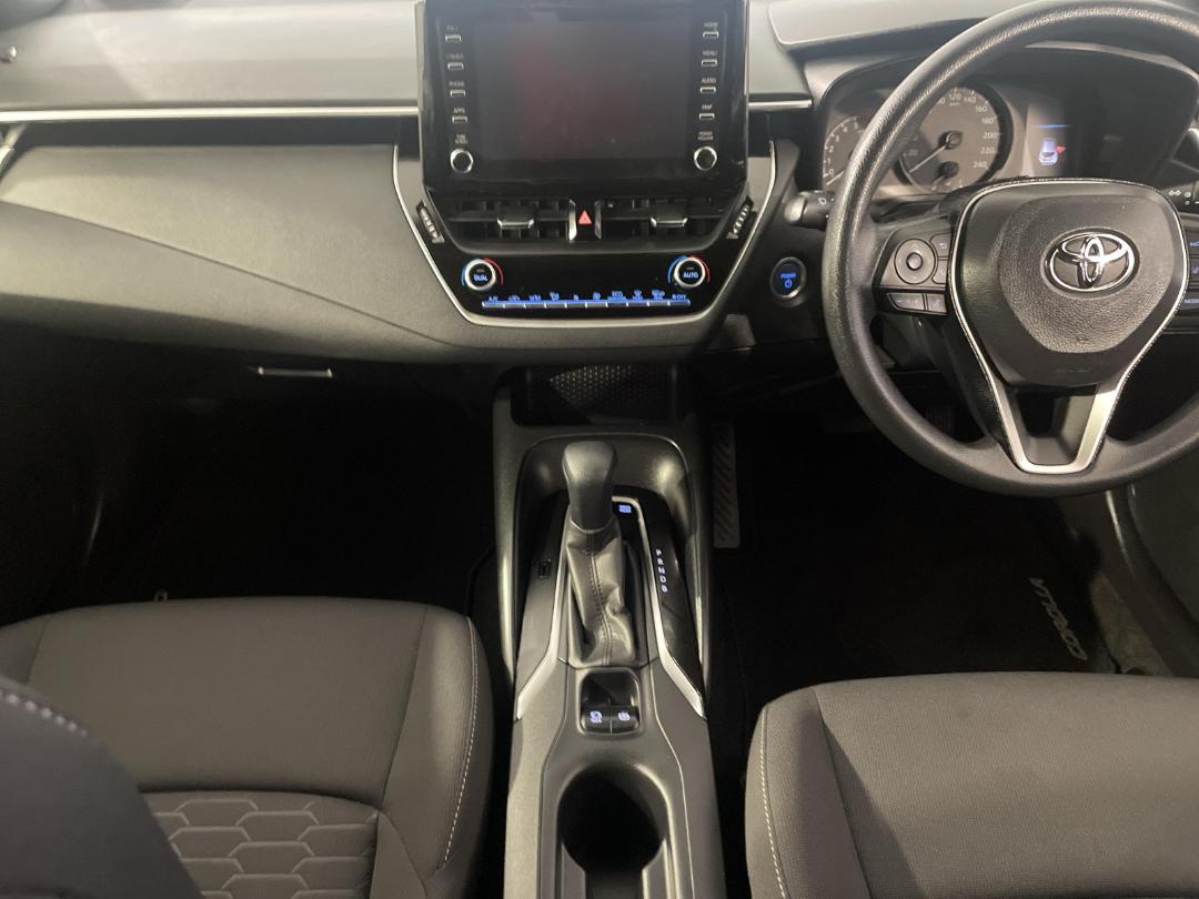 Photo '18' of Toyota Corolla