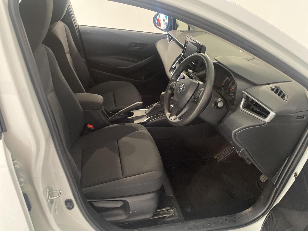 Photo '16' of Toyota Corolla