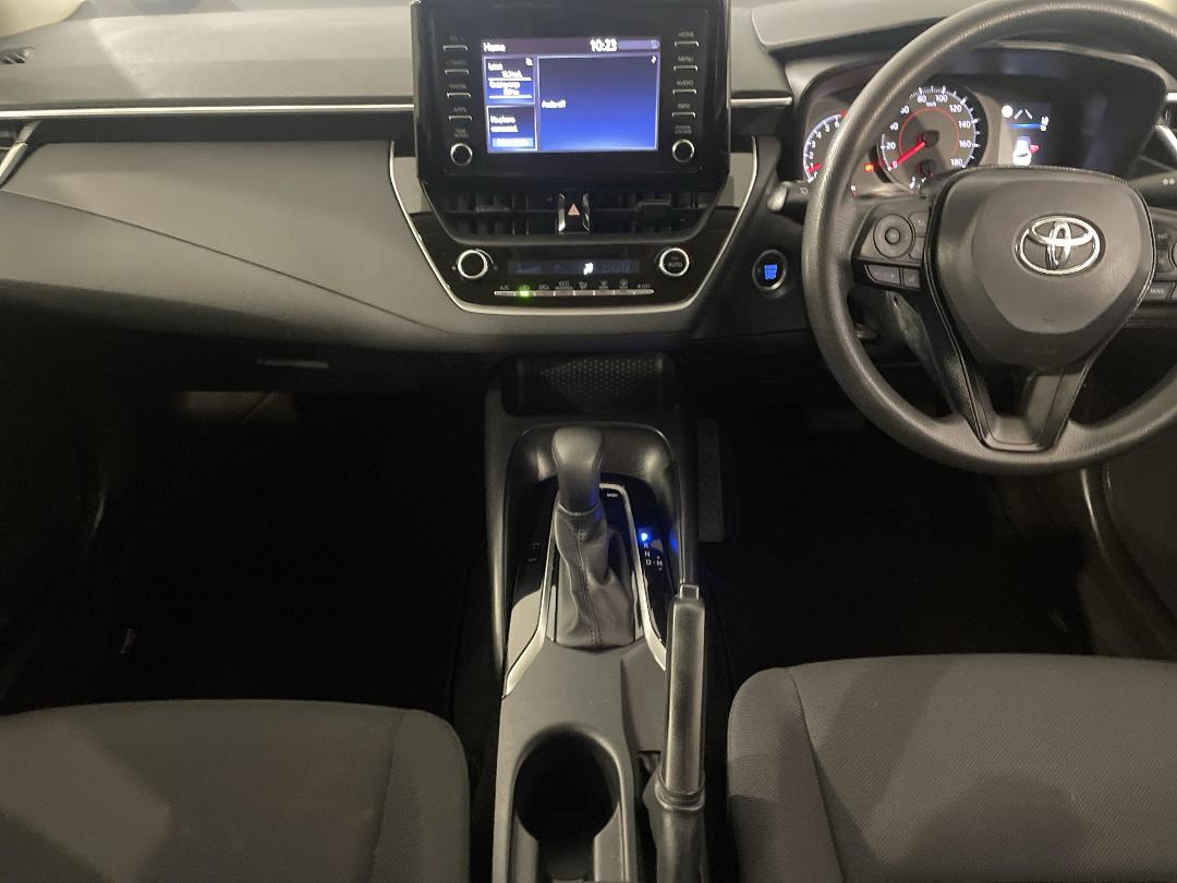 Photo '18' of Toyota Corolla