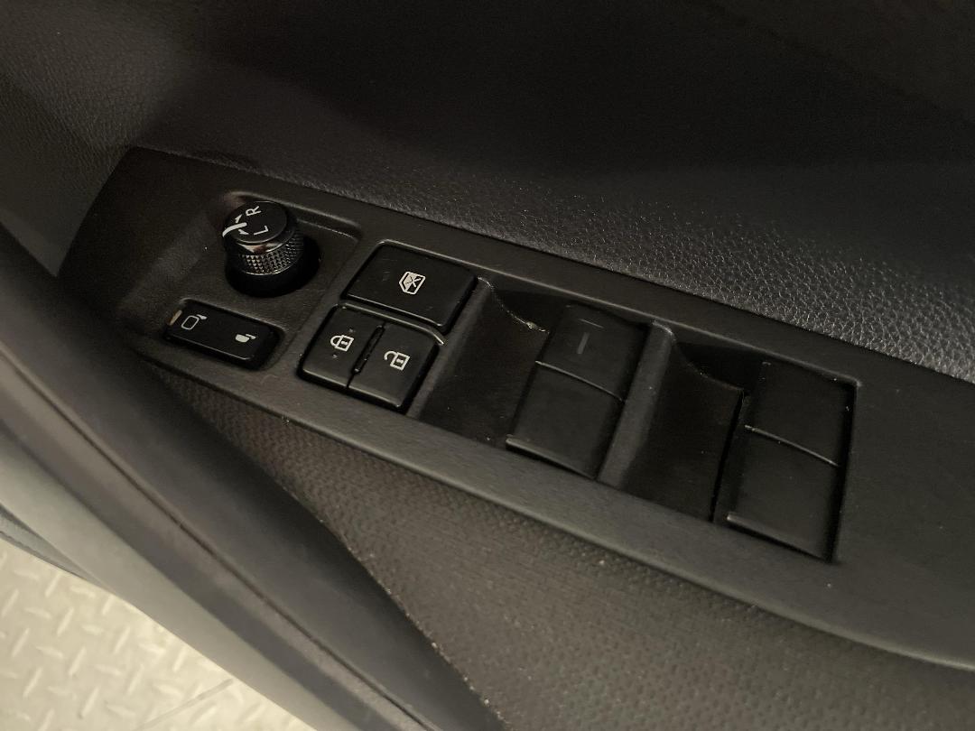 Photo '24' of Toyota Corolla