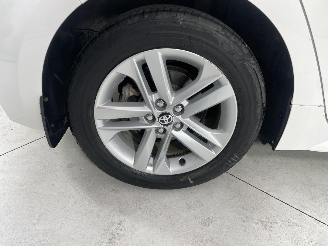 Photo '12' of Toyota Corolla