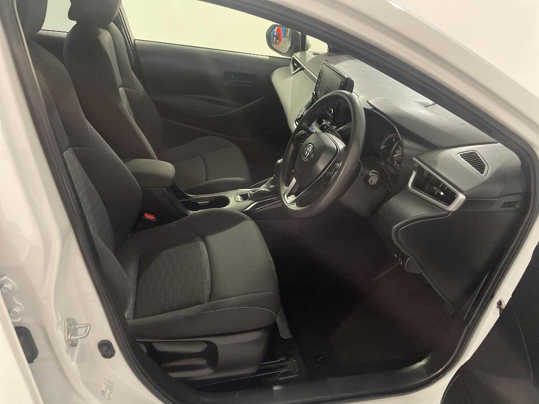 Photo '16' of Toyota Corolla Photo '16' of Toyota Corolla