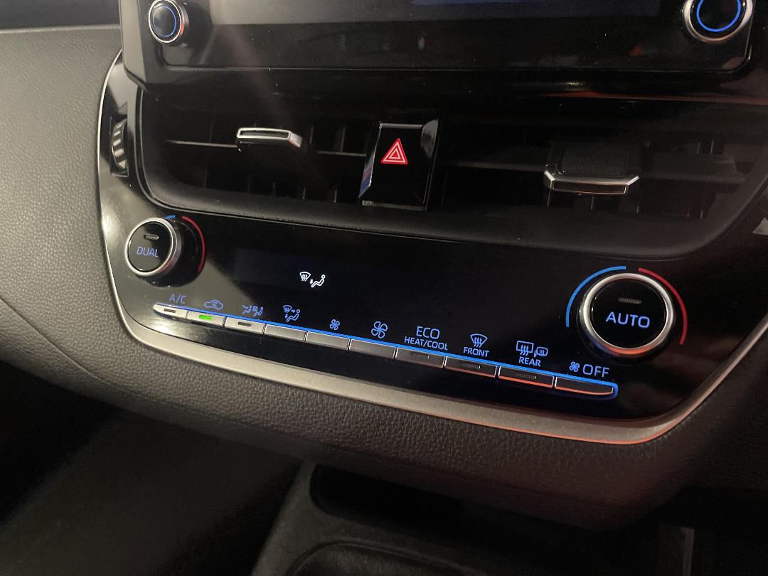 Photo '31' of Toyota Corolla Photo '31' of Toyota Corolla