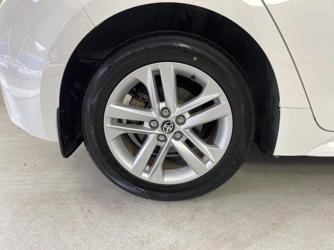 Photo '12' of Toyota Corolla