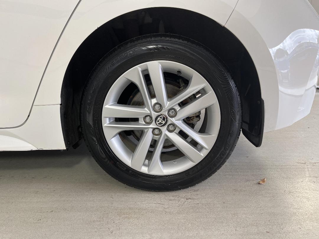 Photo '11' of Toyota Corolla