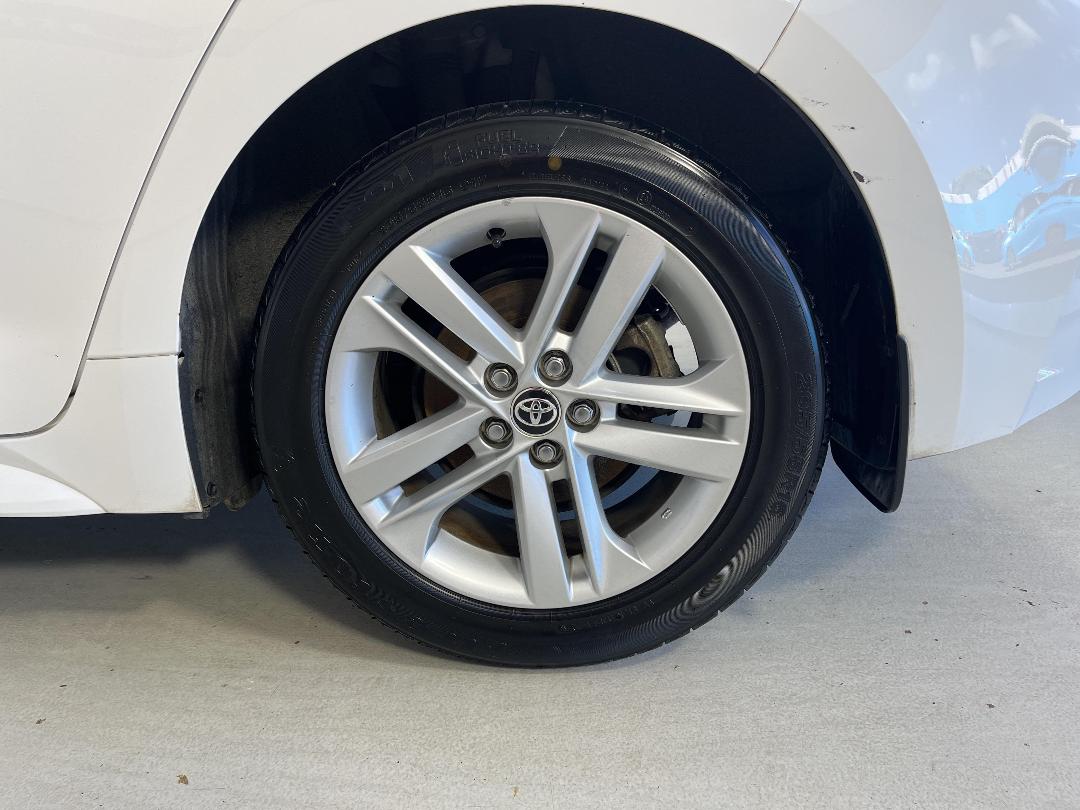 Photo '11' of Toyota Corolla