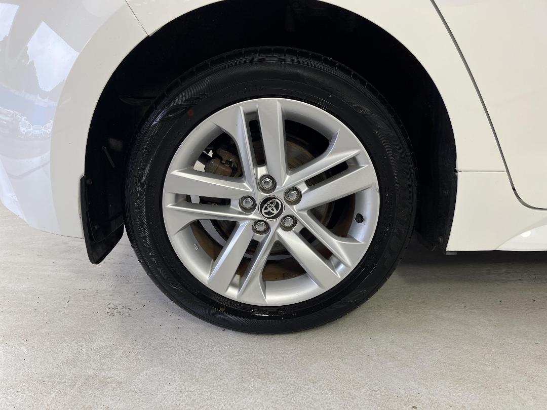 Photo '12' of Toyota Corolla