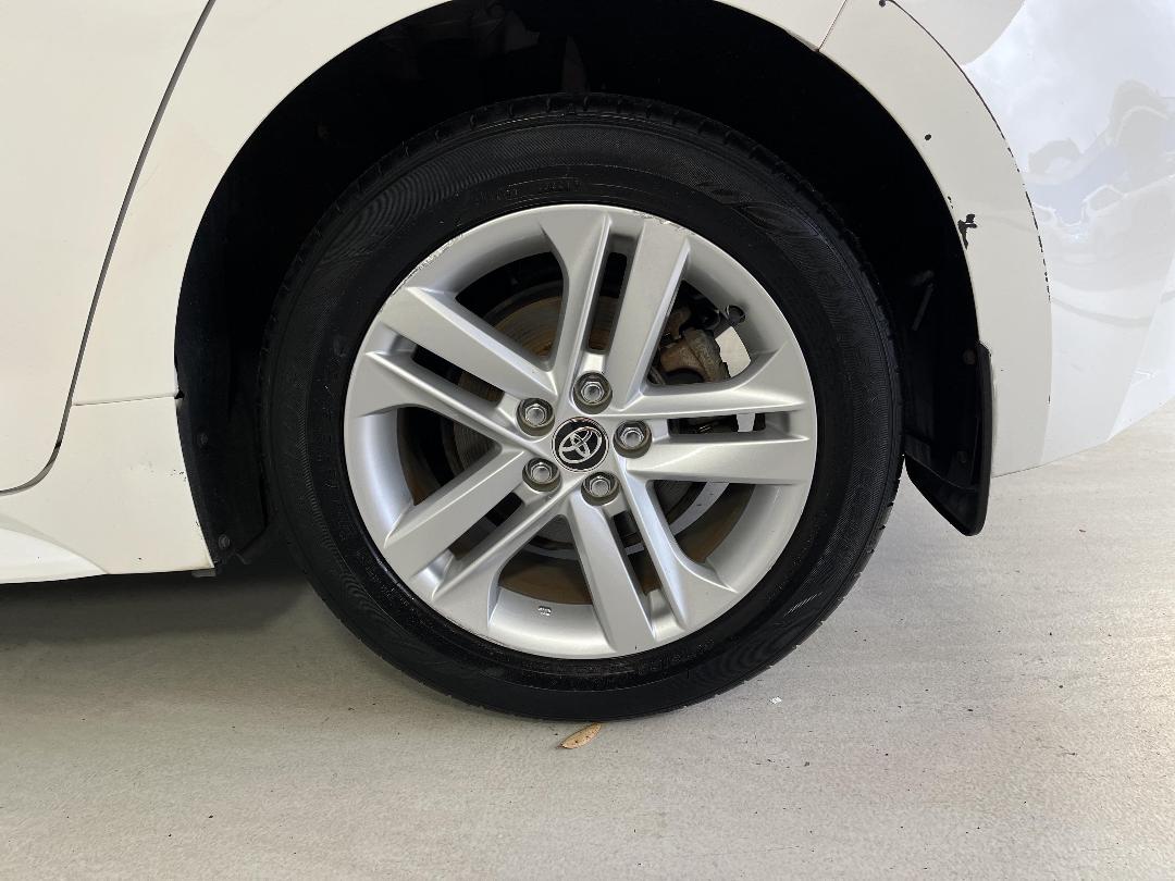 Photo '11' of Toyota Corolla