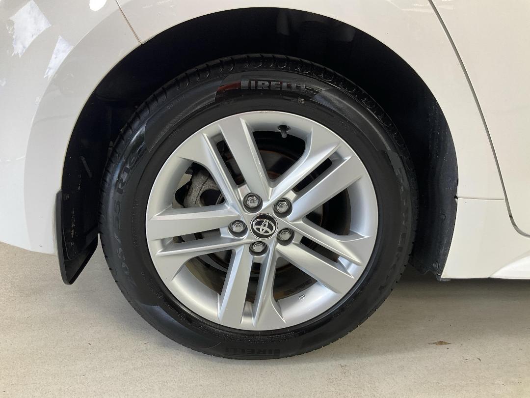 Photo '12' of Toyota Corolla