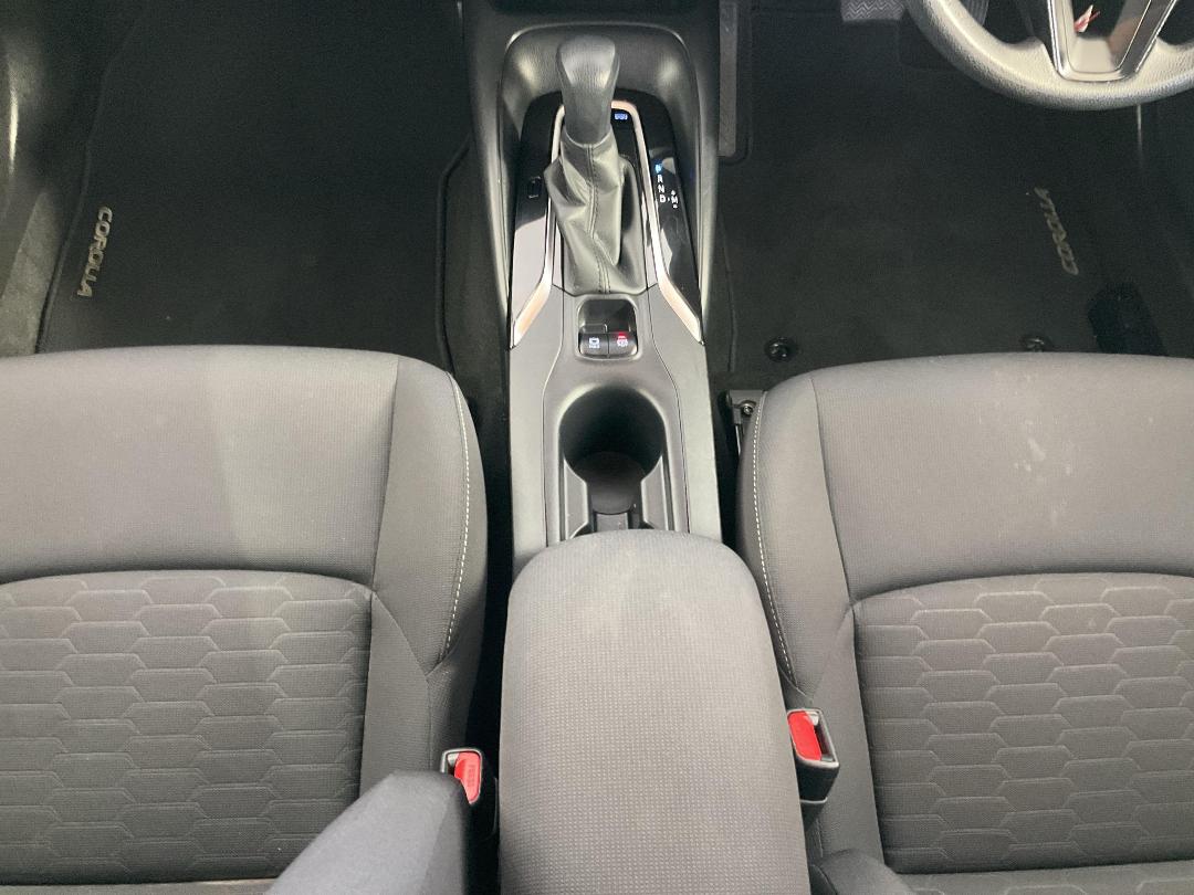 Photo '18' of Toyota Corolla