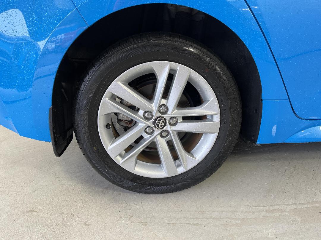 Photo '12' of Toyota Corolla