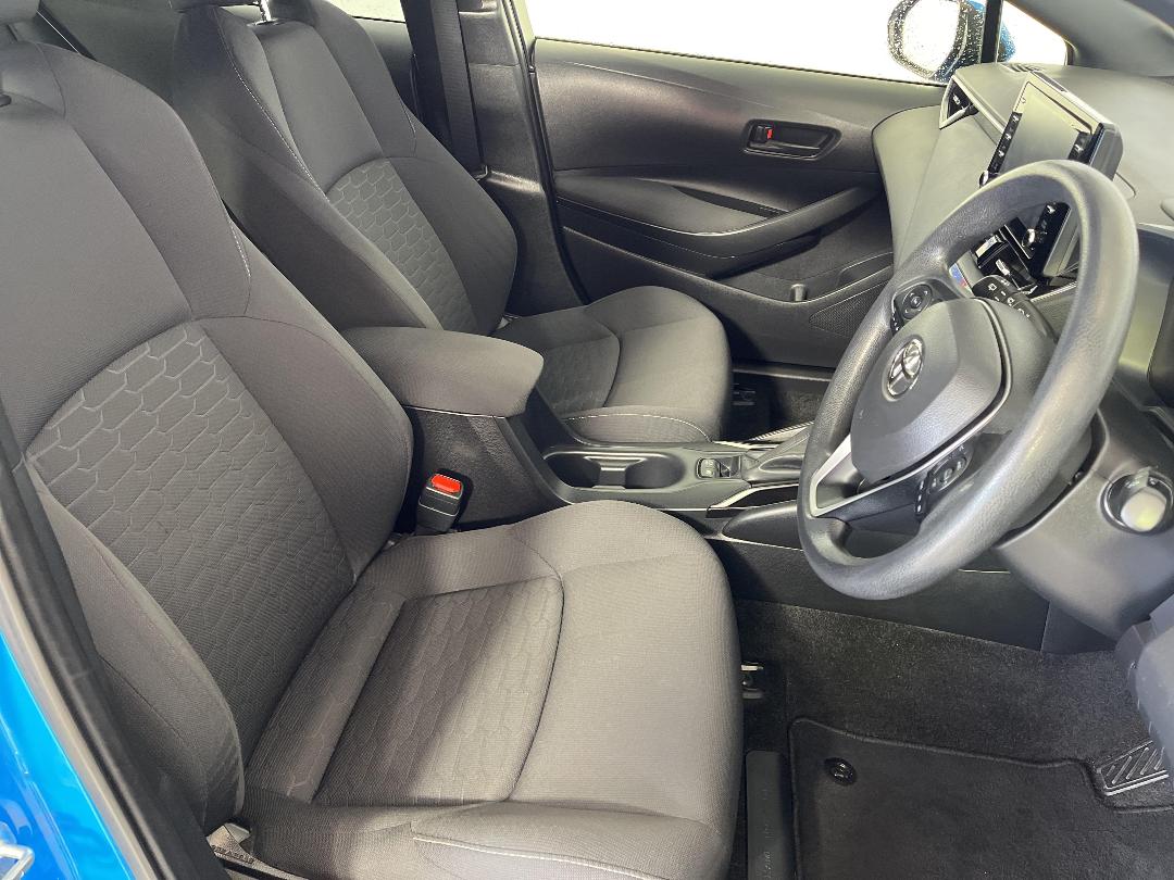 Photo '16' of Toyota Corolla