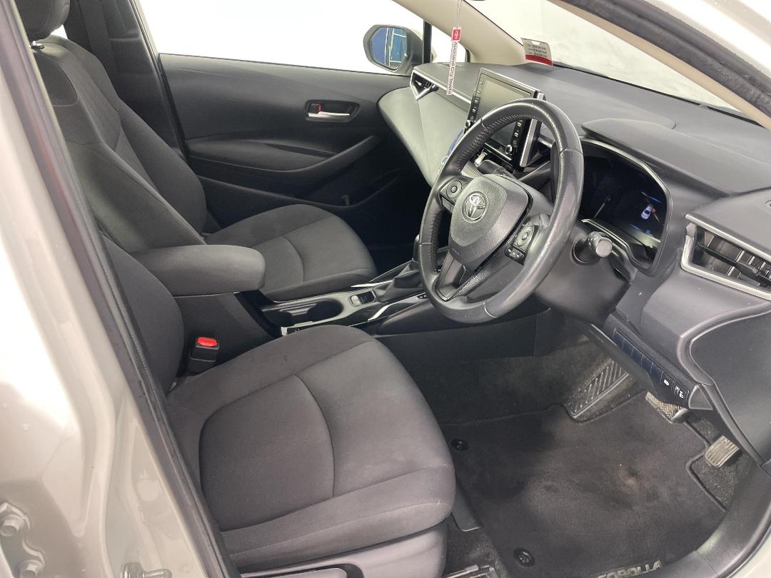 Photo '16' of Toyota Corolla Photo '16' of Toyota Corolla