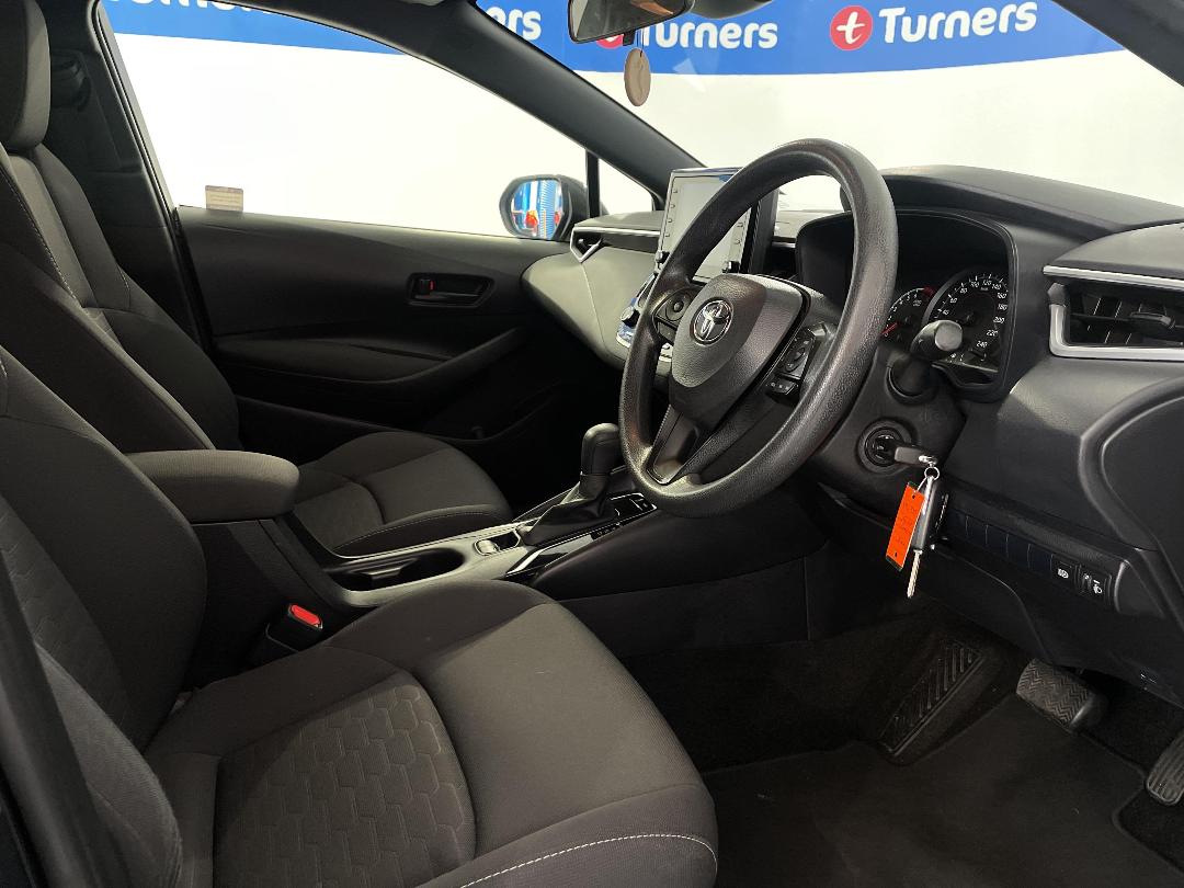 Photo '16' of Toyota Corolla Photo '16' of Toyota Corolla