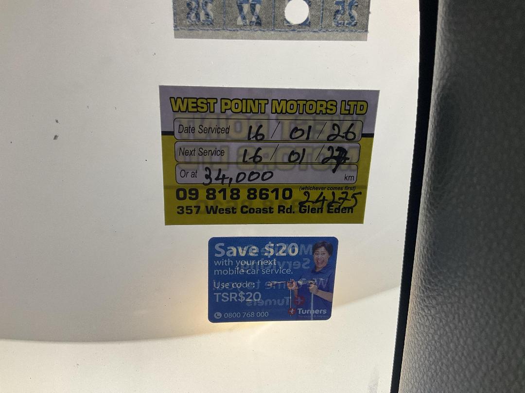 Photo '24' of Toyota Corolla