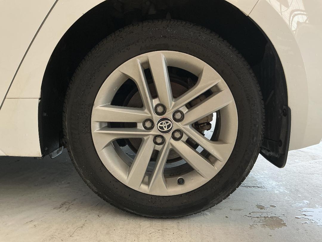 Photo '11' of Toyota Corolla