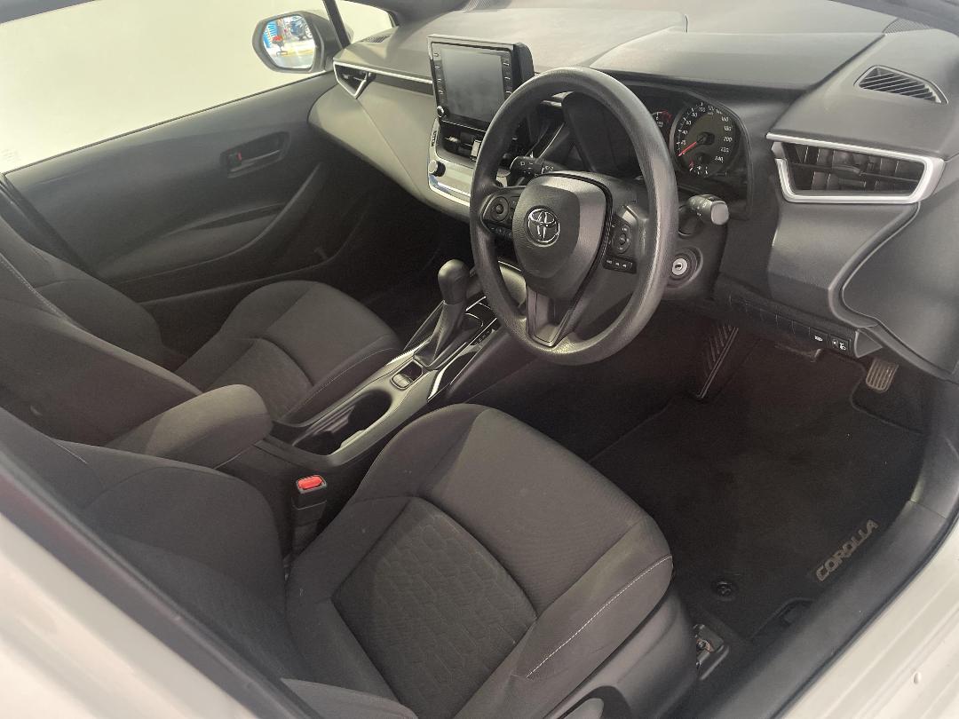 Photo '16' of Toyota Corolla Photo '16' of Toyota Corolla