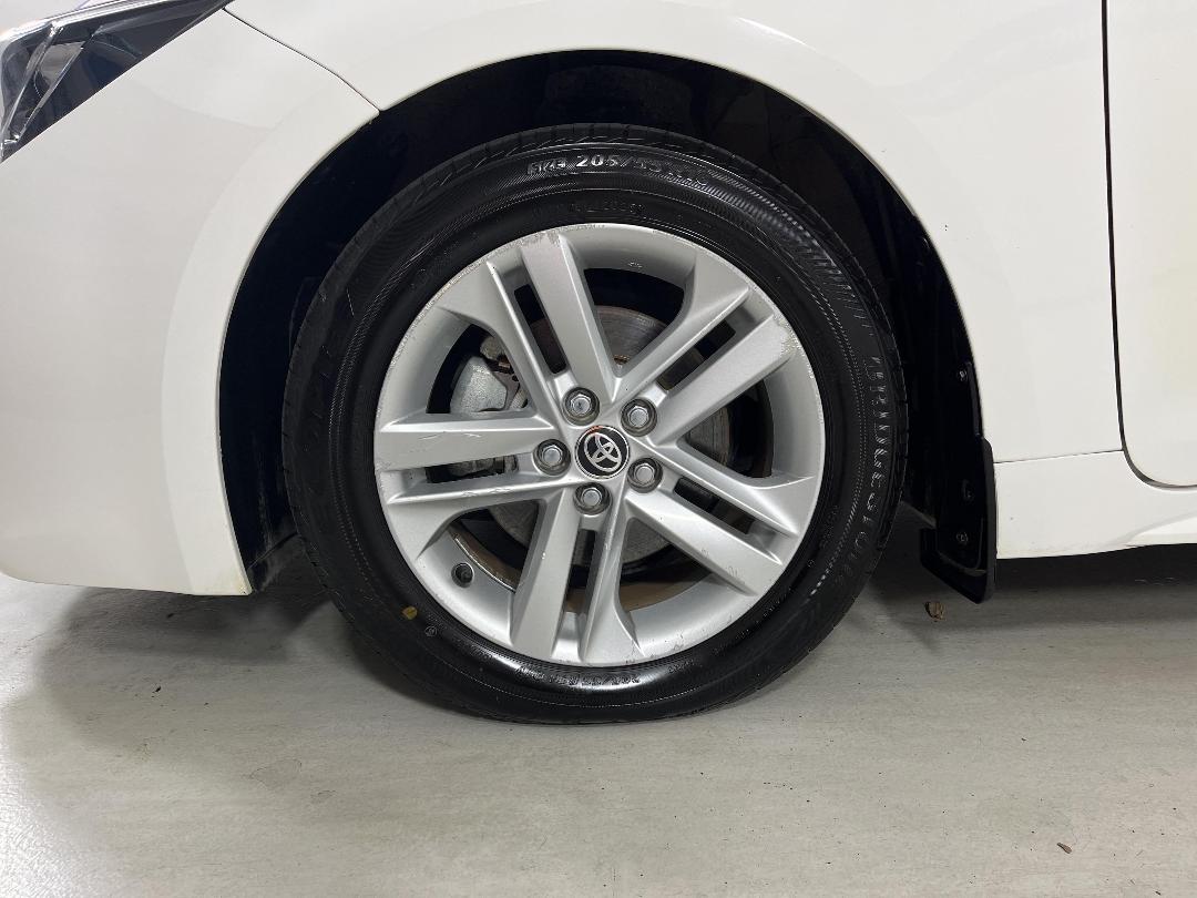 Photo '10' of Toyota Corolla