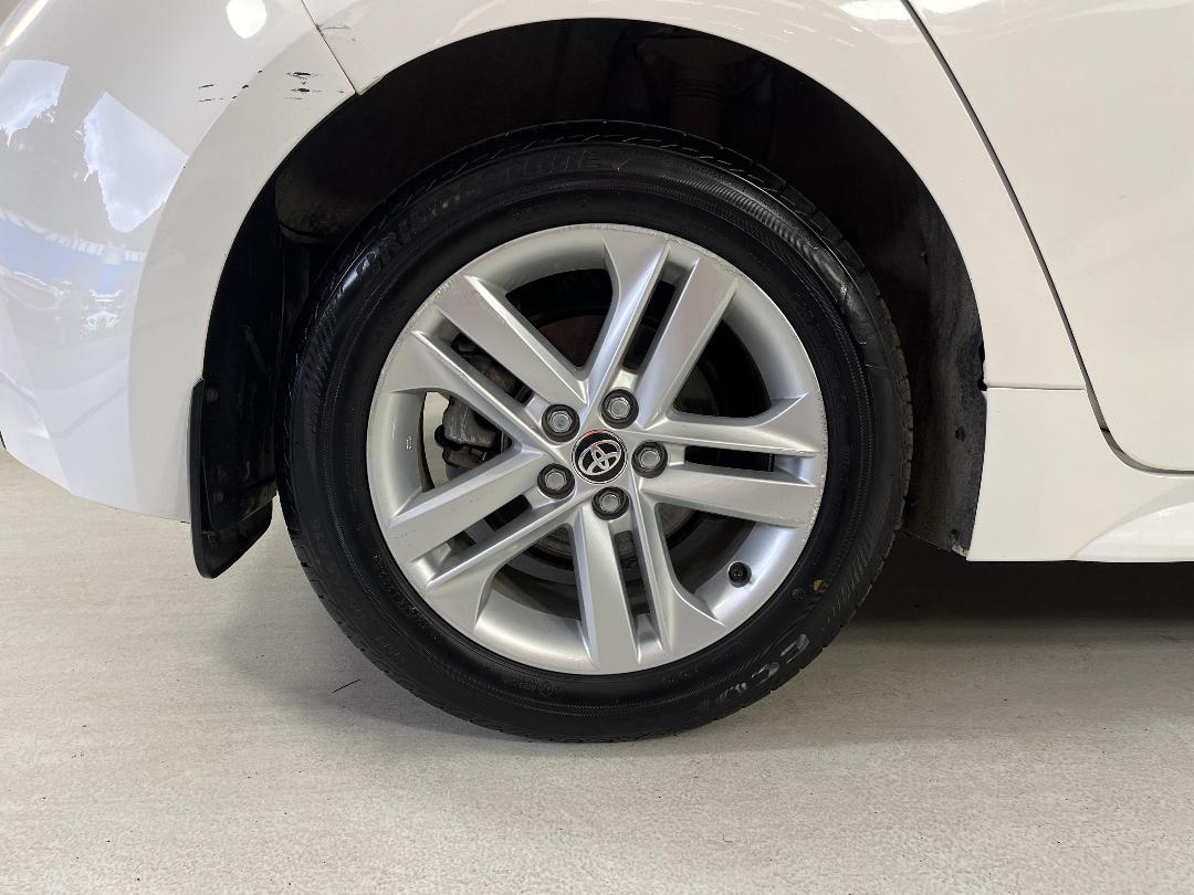 Photo '12' of Toyota Corolla