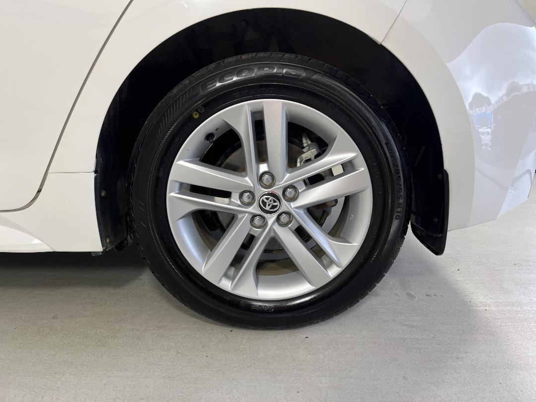 Photo '11' of Toyota Corolla