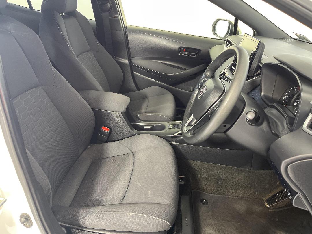 Photo '16' of Toyota Corolla