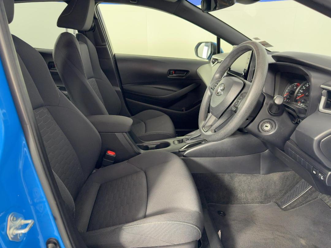 Photo '16' of Toyota Corolla