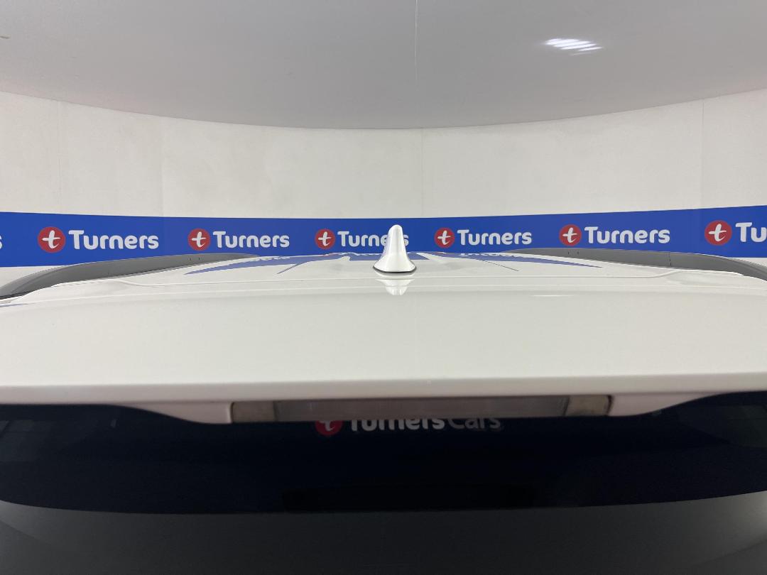 Photo '35' of Toyota Fortuner Photo '35' of Toyota Fortuner