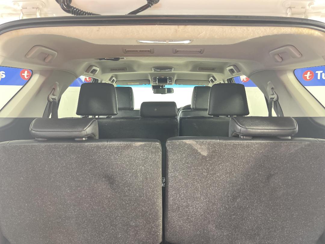 Photo '33' of Toyota Fortuner Photo '33' of Toyota Fortuner