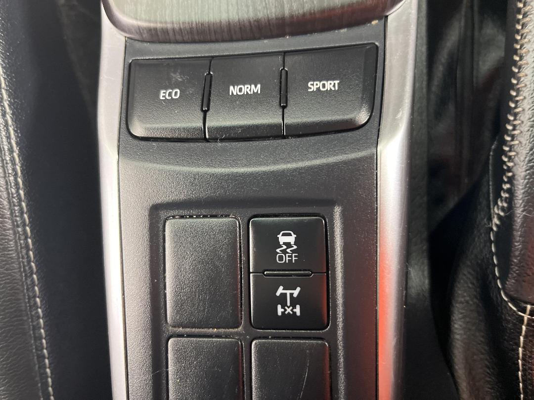 Photo '28' of Toyota Fortuner Photo '28' of Toyota Fortuner