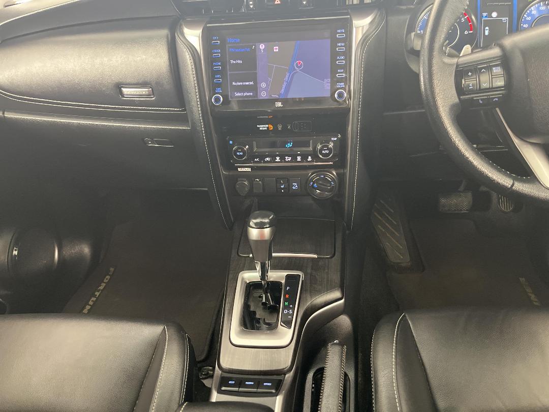 Photo '18' of Toyota Fortuner Photo '18' of Toyota Fortuner