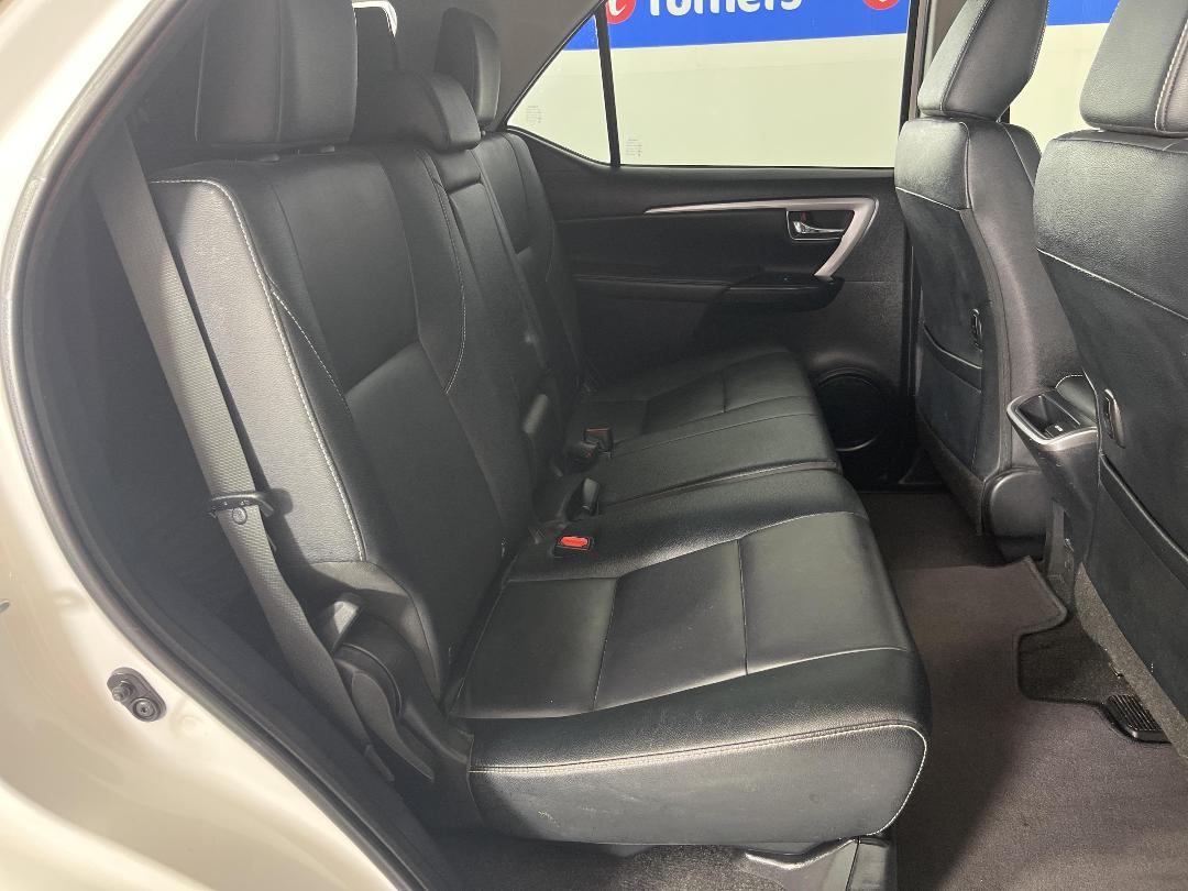 Photo '20' of Toyota Fortuner Photo '20' of Toyota Fortuner